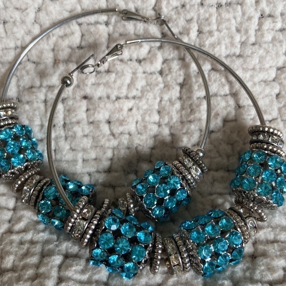 💙 Faux Blue Topaz Rhinestone and Silver Tone Large Hoop Earrings Handmade - Picture 5 of 8